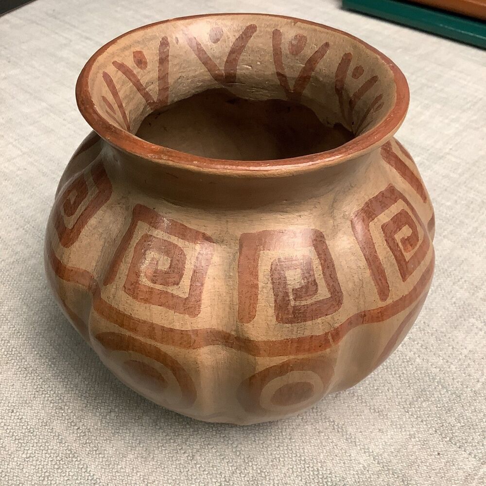 Mexico Vase HERON MARTINEZ MENDOZA (1918-1990) Folk Art Burnished Pottery Signed